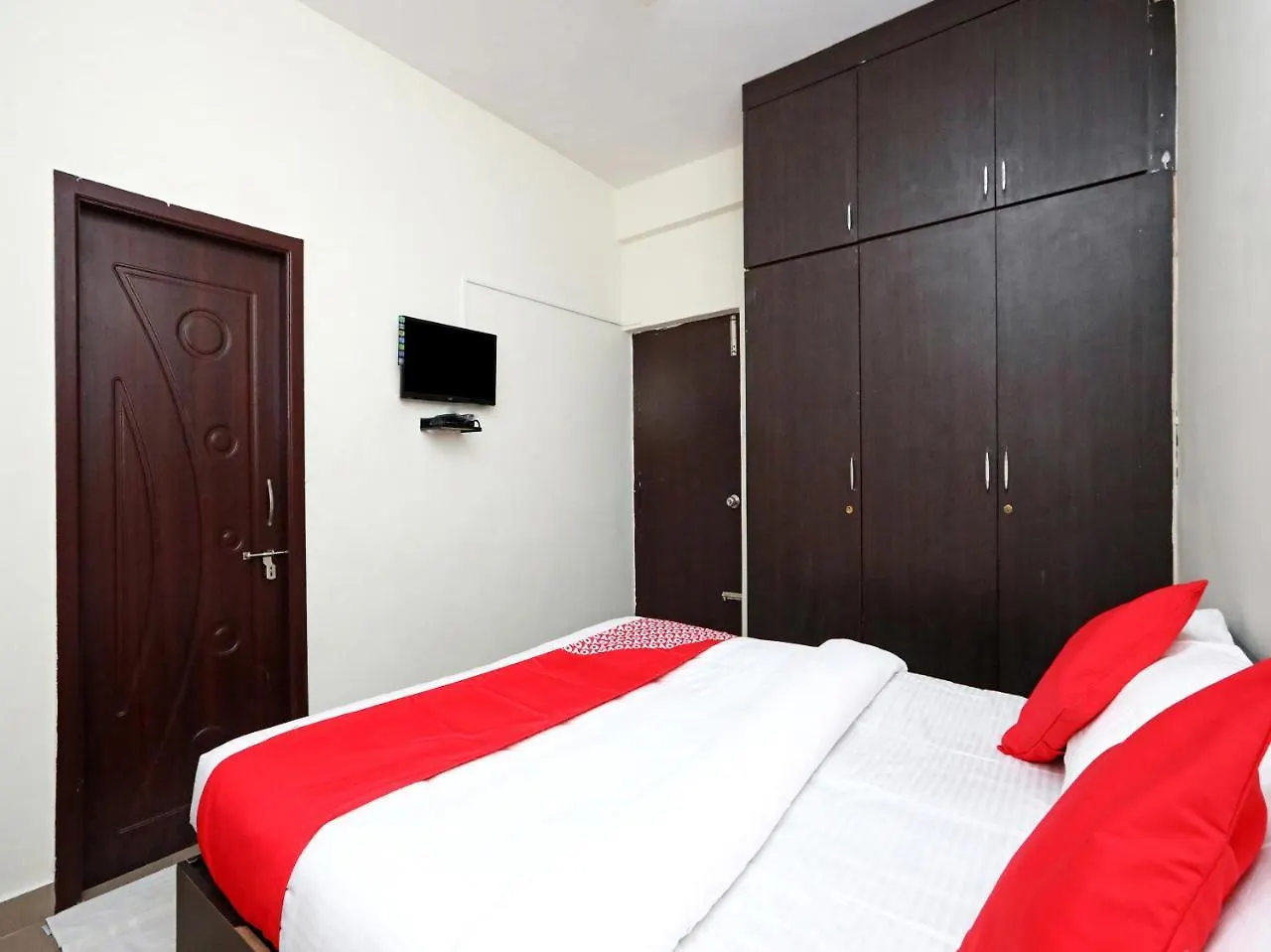 Hotel Oyo 24948 Golden Sands Mysore