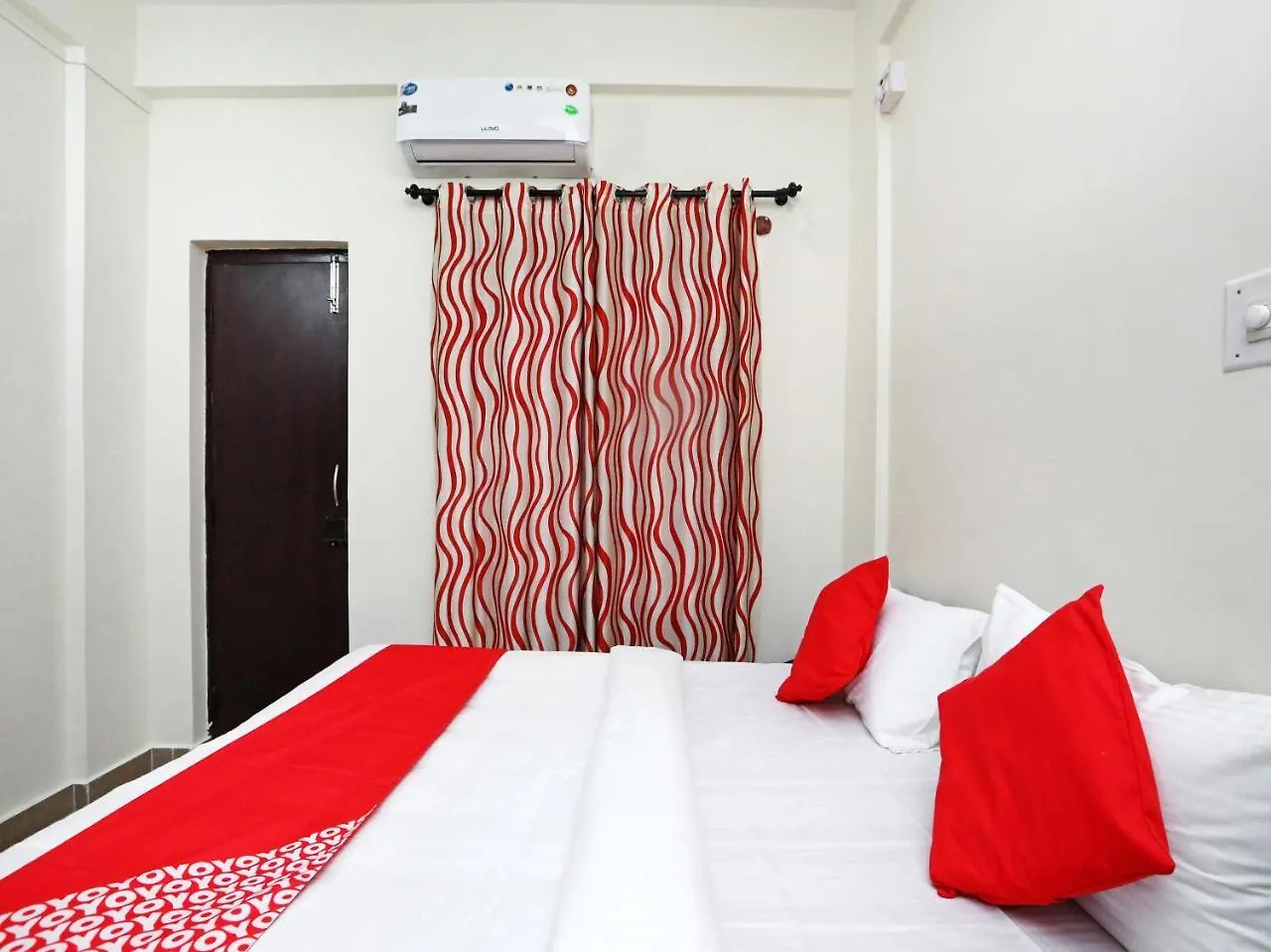 Oyo 24948 Golden Sands Mysore 3*,