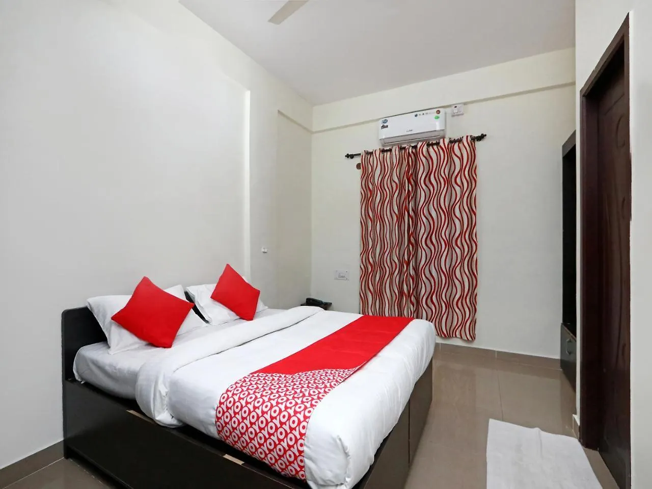 Oyo 24948 Golden Sands Mysore