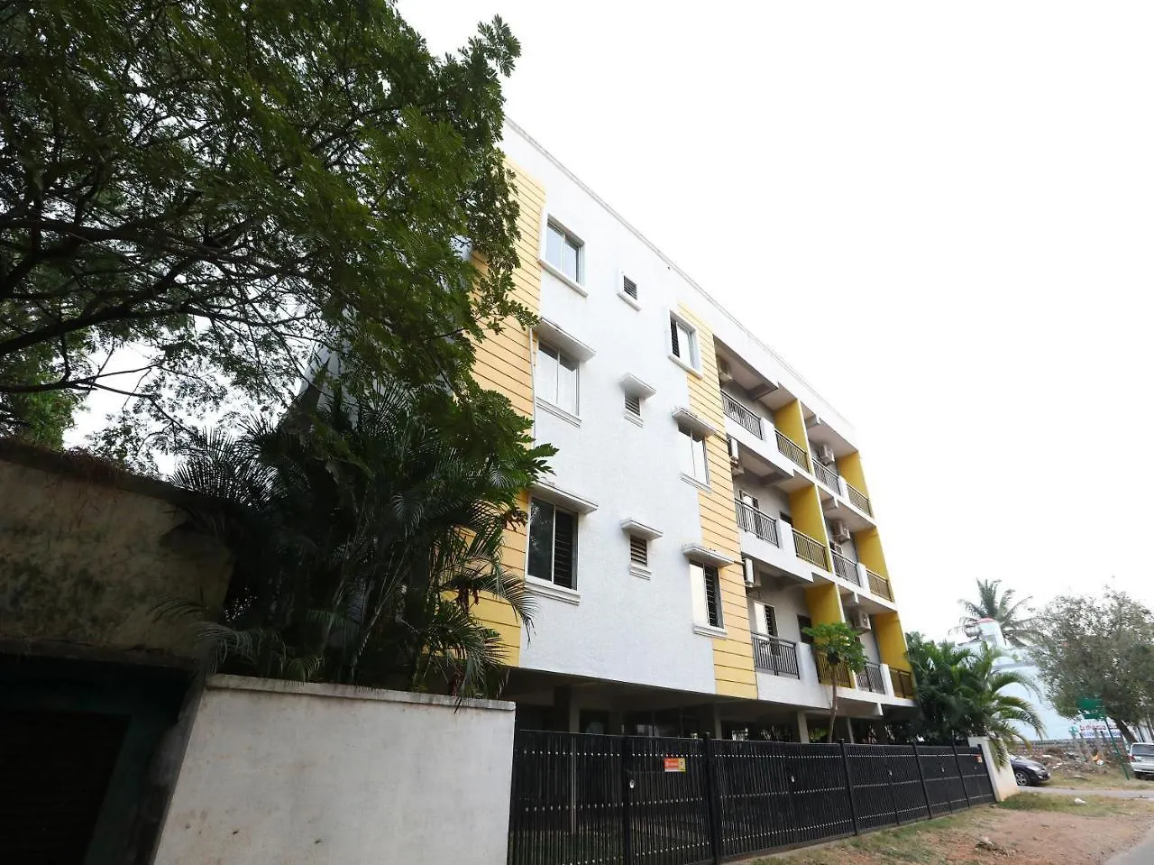 Oyo 24948 Golden Sands Mysore 3*,  India